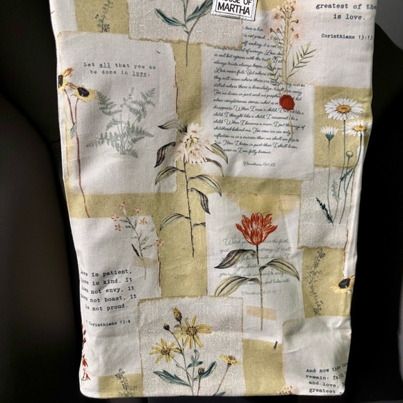 Car Trash/Utility Tote Bible Verses Floral 9” w x 4”d x 12” l 10” strap Handmade - Picture 7 of 11